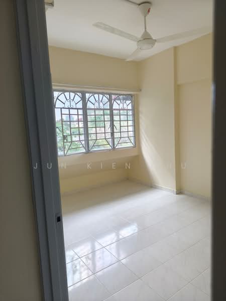 Flat for Rent at Taman Connaught Flat (High Rise) - Jun Kien Chu - PropertyGuru.com.my