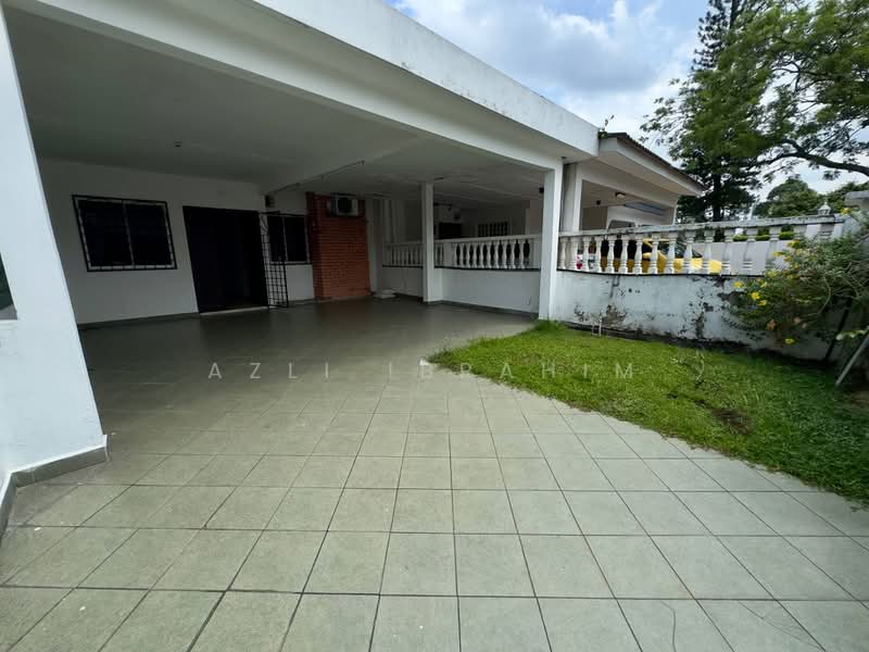 1-storey Terraced House for Sale in SS 3, Taman Universiti (Petaling Jaya) - Azli Ibrahim - Exterior - PropertyGuru.com.my
