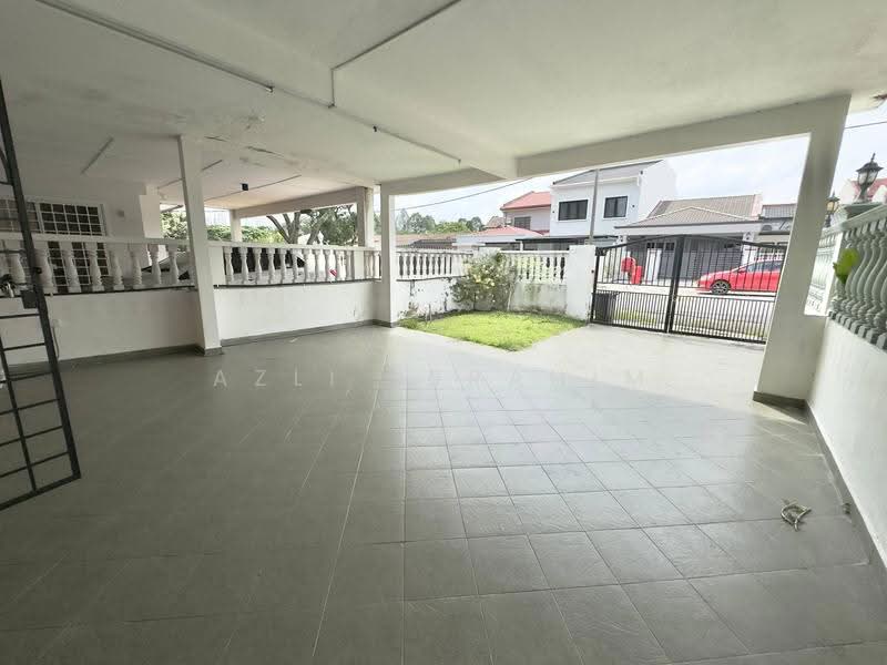 1-storey Terraced House for Sale in SS 3, Taman Universiti (Petaling Jaya) - Azli Ibrahim - Exterior - PropertyGuru.com.my