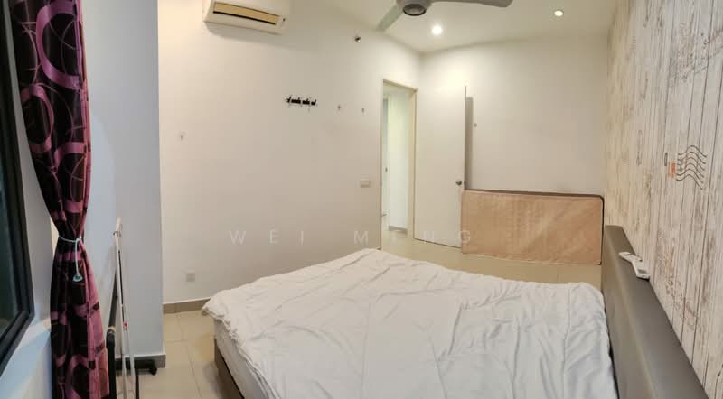Kediaman Servis untuk Dijual di Univ 360 Place - Wei Meng - Bedroom - PropertyGuru.com.my