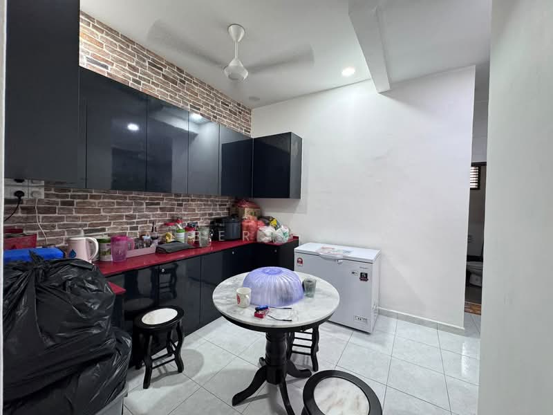 1-storey Terraced House for Sale in Tebrau (Johor) - Albert Liew - Kitchen - PropertyGuru.com.my