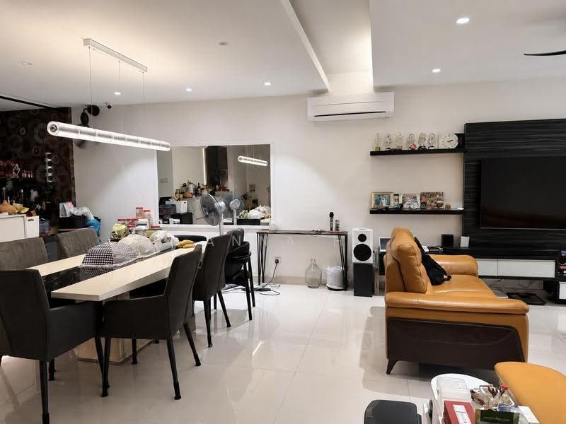 Rumah Teres untuk Dijual di Alam Damai (Cheras) - Anna H - Living Room - PropertyGuru.com.my