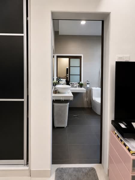 Rumah Teres untuk Dijual di Alam Damai (Cheras) - Anna H - Bathroom - PropertyGuru.com.my