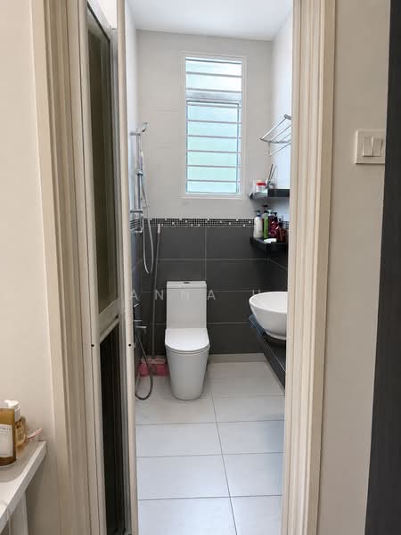 Rumah Teres untuk Dijual di Alam Damai (Cheras) - Anna H - Bathroom - PropertyGuru.com.my