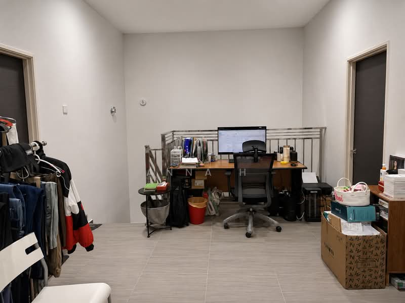 Rumah Teres untuk Dijual di Alam Damai (Cheras) - Anna H - Study - PropertyGuru.com.my