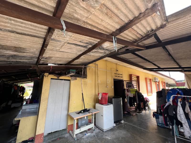 Bungalow House untuk Dijual di Kota Kecil (Kota Tinggi) - Arshad . - Exterior - PropertyGuru.com.my
