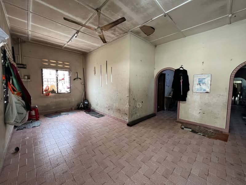 Bungalow House untuk Dijual di Kota Kecil (Kota Tinggi) - Arshad . - Living Room - PropertyGuru.com.my