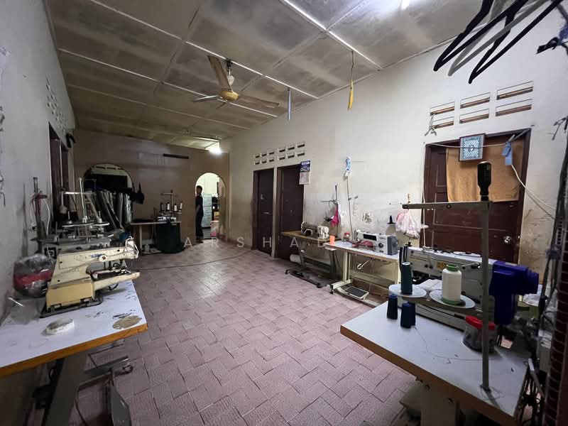 Bungalow House untuk Dijual di Kota Kecil (Kota Tinggi) - Arshad . - Interior - PropertyGuru.com.my