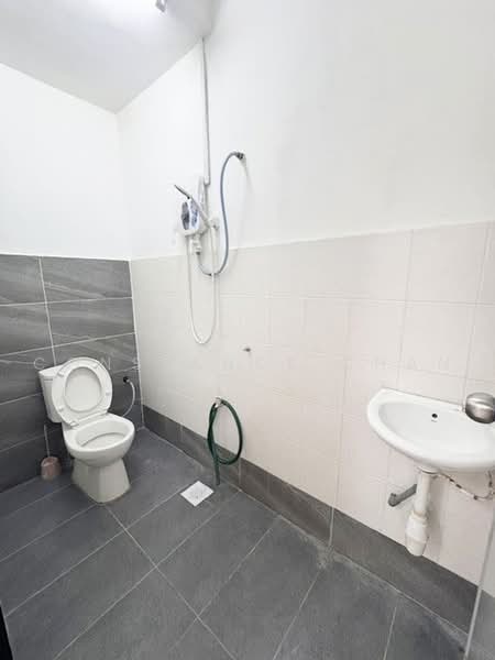 Rumah Teres 3-Tingkat untuk Dijual di Taman Megah Ria (Masai) - Constance Chan - Bathroom - PropertyGuru.com.my