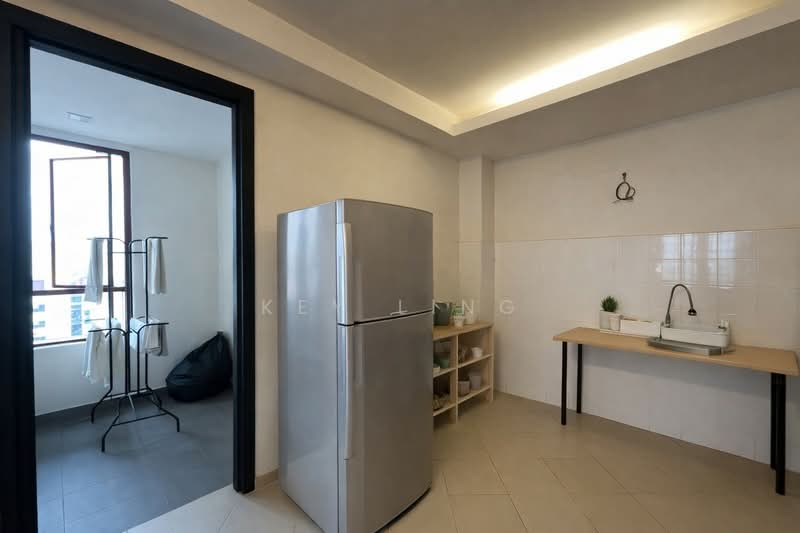 Kondominium untuk Dijual di Surian Residences - Key Ling - Kitchen - PropertyGuru.com.my