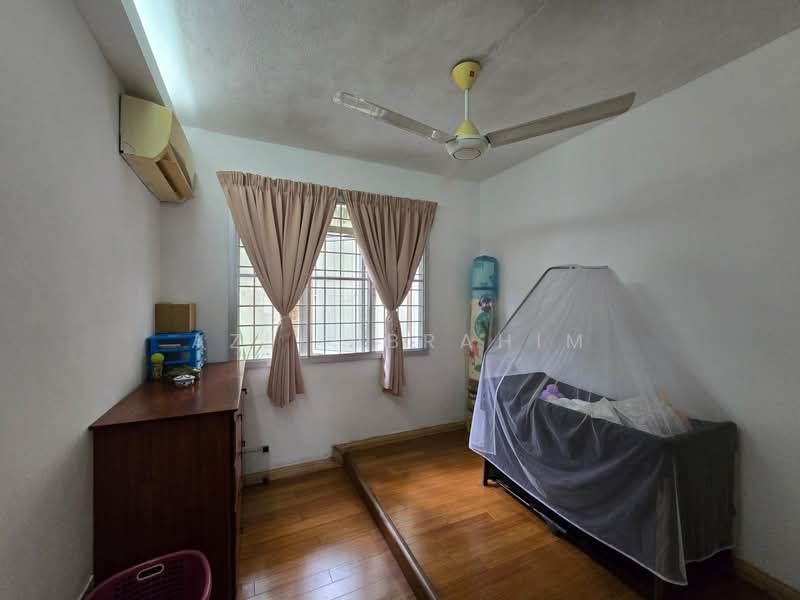 Bungalow House untuk Dijual di Ampang (Kuala Lumpur) - Azli Ibrahim - Bedroom - PropertyGuru.com.my