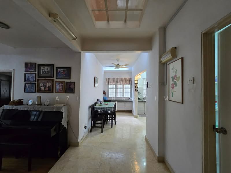 Bungalow House untuk Dijual di Ampang (Kuala Lumpur) - Azli Ibrahim - Corridor - PropertyGuru.com.my