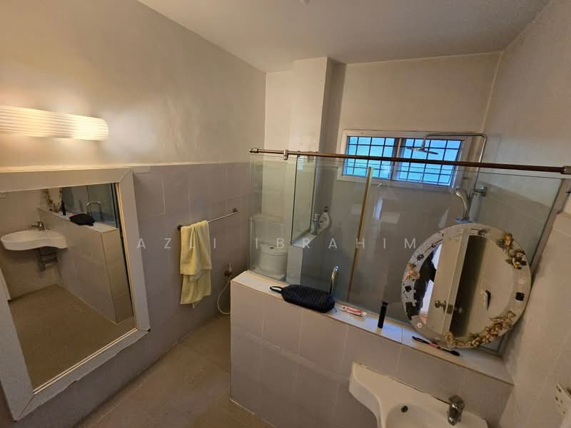Bungalow House untuk Dijual di Ampang (Kuala Lumpur) - Azli Ibrahim - Bathroom - PropertyGuru.com.my