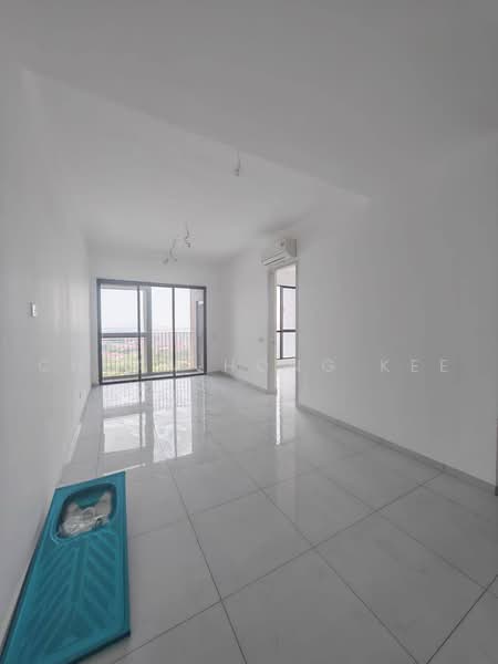 Kediaman Servis untuk Dijual di Sky Trees - Chuan Hong Kee - Living Room - PropertyGuru.com.my
