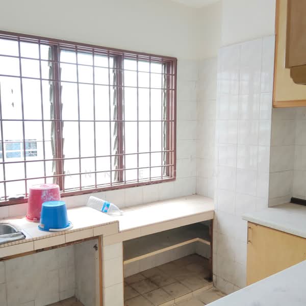 Rumah Teres 3-Tingkat untuk Dijual di Batu 9 (Cheras) - Annie Chai - Kitchen - PropertyGuru.com.my