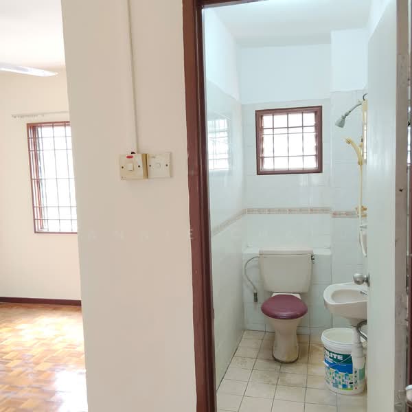 Rumah Teres 3-Tingkat untuk Dijual di Batu 9 (Cheras) - Annie Chai - Bathroom - PropertyGuru.com.my