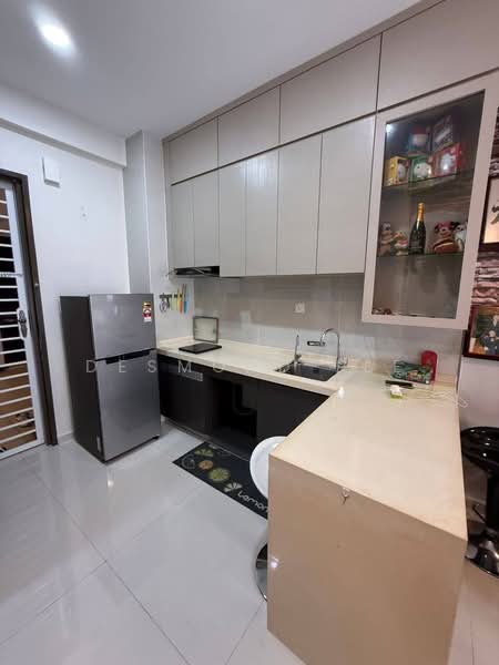 Condominium for Rent at Amberside @ Country Garden Danga Bay - Desmond Lee - Kitchen - PropertyGuru.com.my