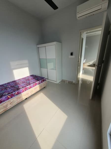Kediaman Servis untuk Dijual di Amani Residence - Jimmy Chang - Bedroom - PropertyGuru.com.my