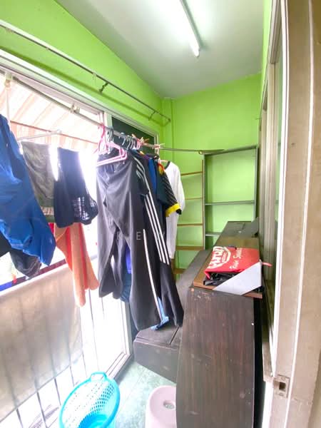 Pangsapuri untuk Dijual di Dahlia Apartment - Kew . - Balcony - PropertyGuru.com.my