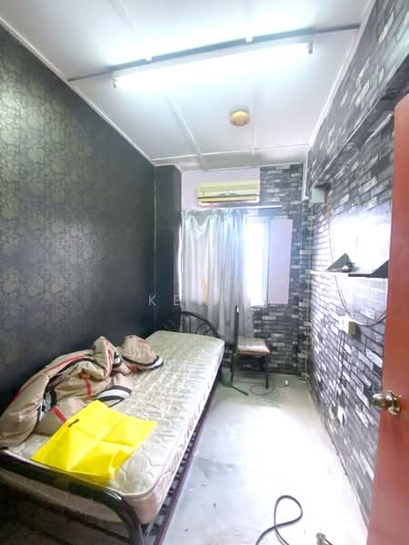 Pangsapuri untuk Dijual di Dahlia Apartment - Kew . - Bedroom - PropertyGuru.com.my