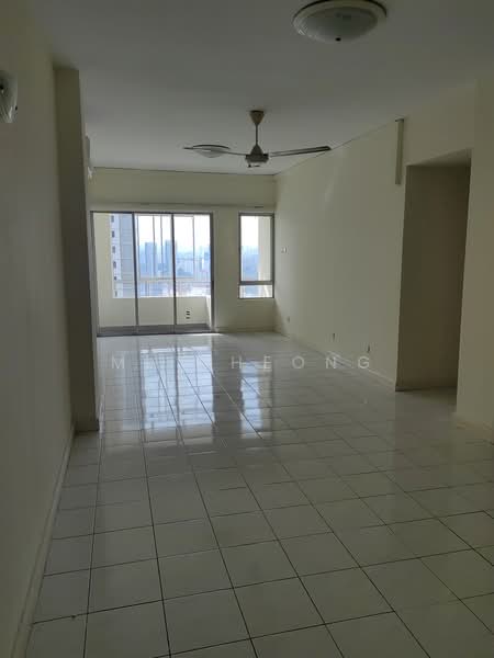 Kondominium untuk Disewa di Pantai Panorama Condominiums - ML Cheong - Living Room - PropertyGuru.com.my