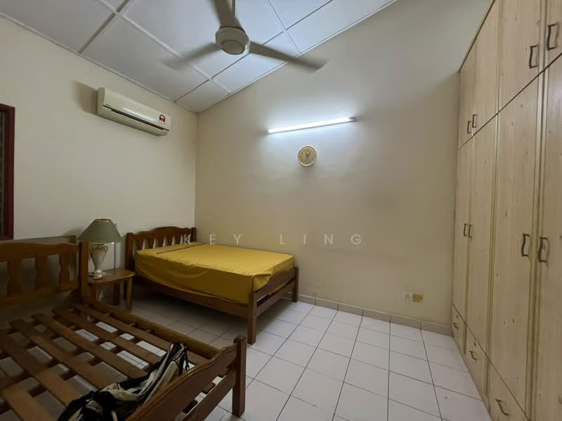 Rumah Teres 1-Tingkat untuk Dijual di Seksyen 12 (Petaling Jaya) - Key Ling - Bedroom - PropertyGuru.com.my