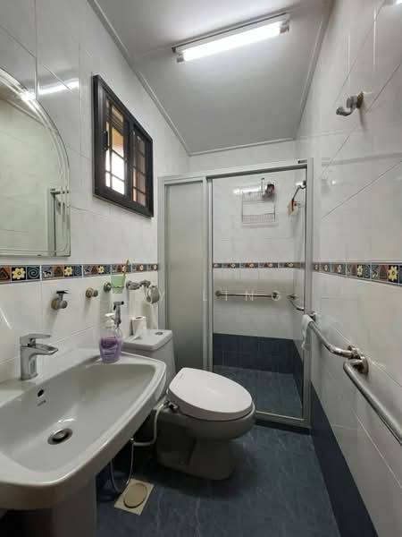 Rumah Teres 1-Tingkat untuk Dijual di Seksyen 12 (Petaling Jaya) - Key Ling - Bathroom - PropertyGuru.com.my