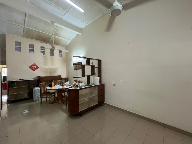 Rumah Teres 1-Tingkat untuk Dijual di Seksyen 12 (Petaling Jaya) - Key Ling - Living Room - PropertyGuru.com.my