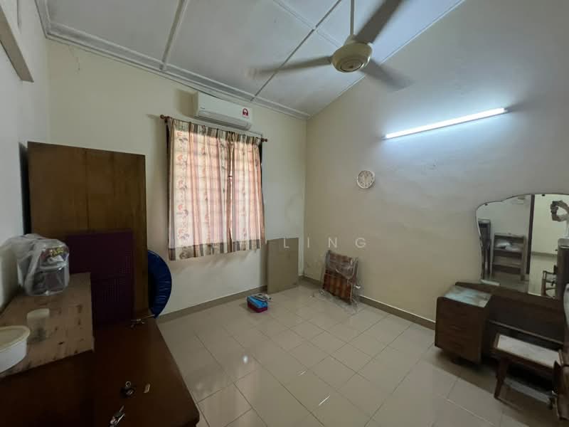Rumah Teres 1-Tingkat untuk Dijual di Seksyen 12 (Petaling Jaya) - Key Ling - Bedroom - PropertyGuru.com.my