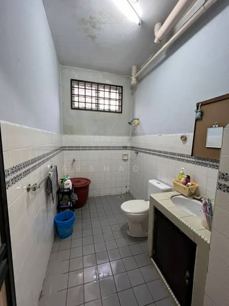 Semi-Detached House for Sale in Taman Munsyi Ibrahim (Johor Bahru) - Arshad . - Bathroom - PropertyGuru.com.my