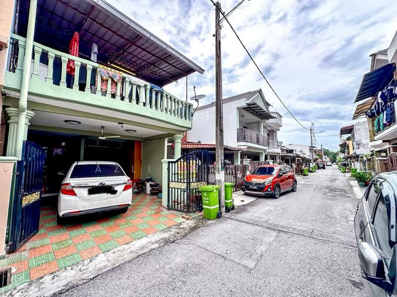 2-storey Terraced House for Sale in Batu Caves (Selangor) - Azli Ibrahim - Exterior - PropertyGuru.com.my