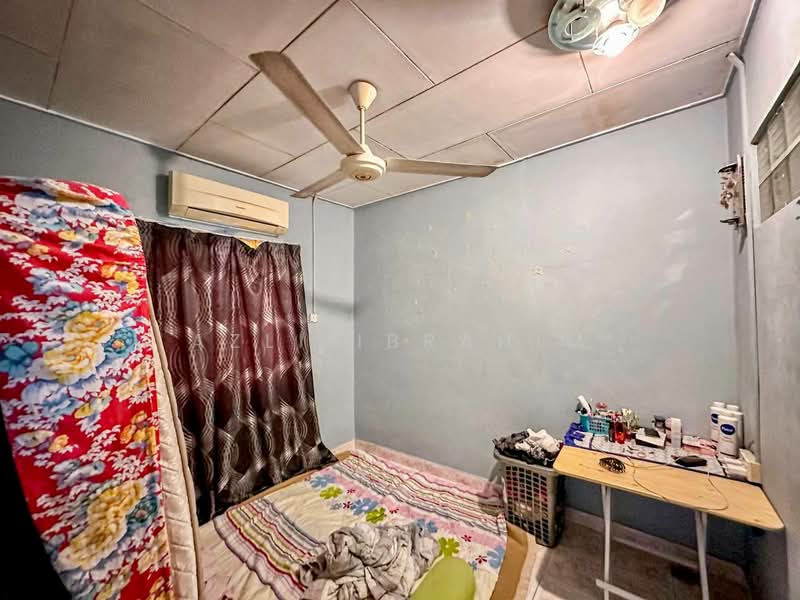 2-storey Terraced House for Sale in Batu Caves (Selangor) - Azli Ibrahim - Bedroom - PropertyGuru.com.my