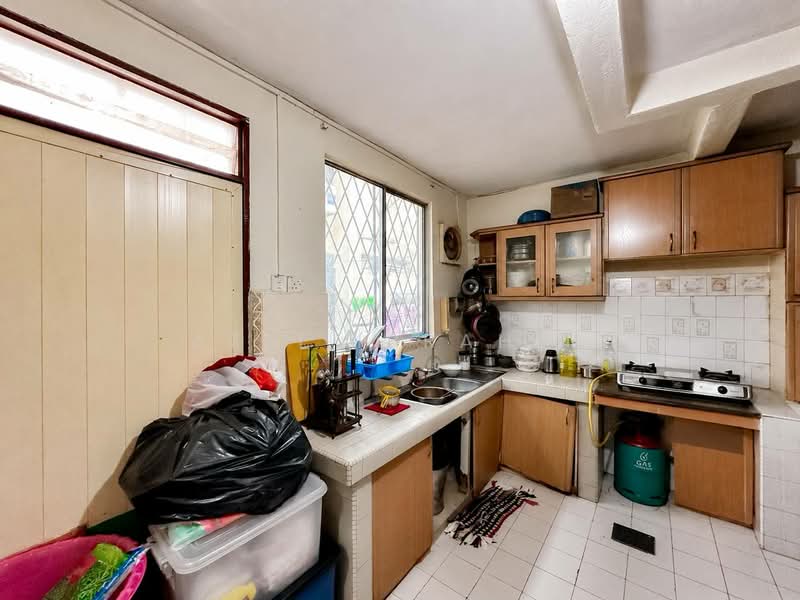 2-storey Terraced House for Sale in Batu Caves (Selangor) - Azli Ibrahim - Kitchen - PropertyGuru.com.my