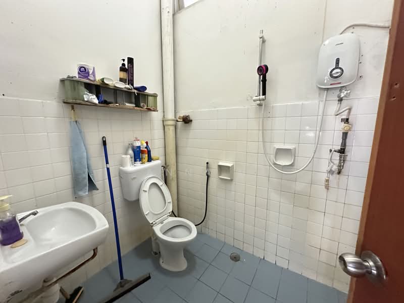 Bungalow House for Sale in Ukay Heights (Ampang) - Anna H - Bathroom - PropertyGuru.com.my