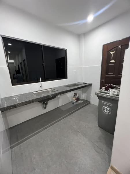 Rumah Bandar untuk Dijual di Taman Paya Rumput Indah (Paya Rumput) - Vena Ong - Kitchen - PropertyGuru.com.my
