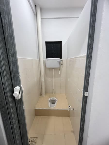 Rumah Bandar untuk Dijual di Taman Paya Rumput Indah (Paya Rumput) - Vena Ong - Bathroom - PropertyGuru.com.my