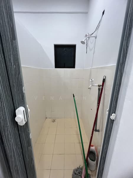 Rumah Bandar untuk Dijual di Taman Paya Rumput Indah (Paya Rumput) - Vena Ong - Bathroom - PropertyGuru.com.my