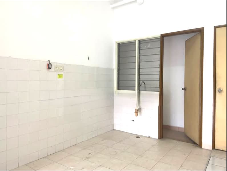Apartment for Sale at Pangsapuri Merak - Kew . - Kitchen - PropertyGuru.com.my