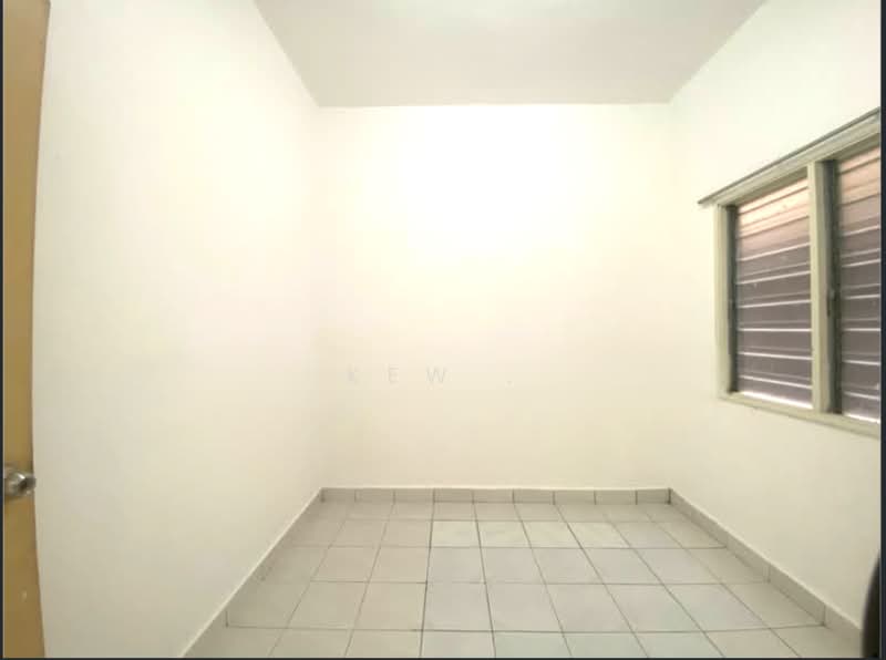 Apartment for Sale at Pangsapuri Merak - Kew . - Interior - PropertyGuru.com.my