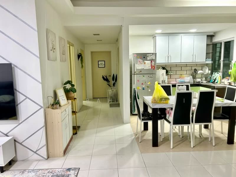 Kondominium untuk Dijual di Unipark Condominium - Najibah Sahari - Corridor - PropertyGuru.com.my