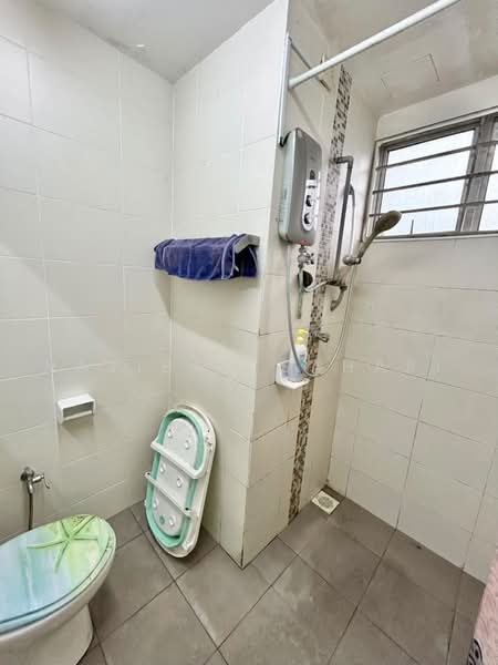 Kondominium untuk Dijual di Unipark Condominium - Najibah Sahari - Bathroom - PropertyGuru.com.my