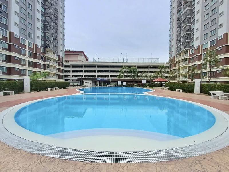 Kondominium untuk Dijual di Unipark Condominium - Najibah Sahari - Pool - PropertyGuru.com.my