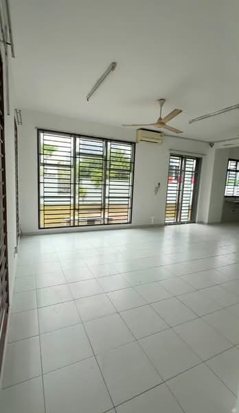 2-storey Terraced House for Sale in Bukit Indah (Iskandar Puteri (Nusajaya)) - Tommy Tai - Living Room - PropertyGuru.com.my