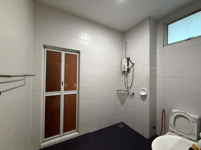Pangsapuri untuk Disewa di The Senai Garden – Phase 2 - Sam Liew - Bathroom - PropertyGuru.com.my