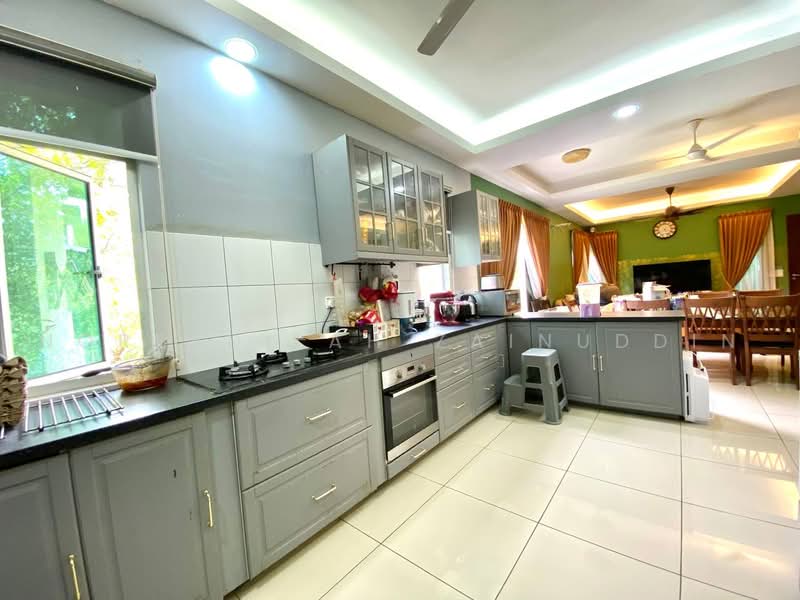 2-storey Terraced House for Sale in Bandar Rimbayu (Telok Panglima Garang) - NORFADILAH ZAINUDDIN - Kitchen - PropertyGuru.com.my