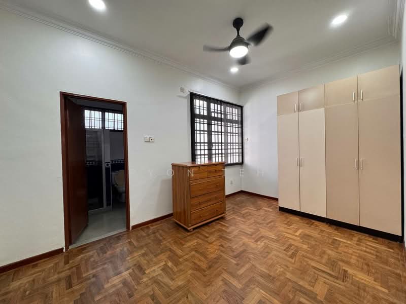 Rumah Teres 2-Tingkat untuk Disewa di Taman Molek (Johor Bahru) - Ryon Teh - PropertyGuru.com.my