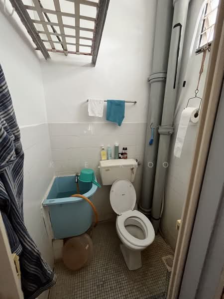 Pangsapuri untuk Dijual di Taman Boundary - K. E. Khoo - Bathroom - PropertyGuru.com.my