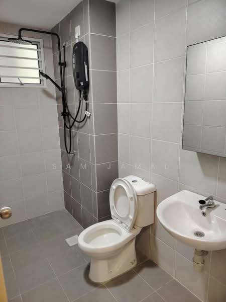 Kediaman Servis untuk Disewa di Residensi Vista Harmoni Sentul - Sam Jamal - Bathroom - PropertyGuru.com.my