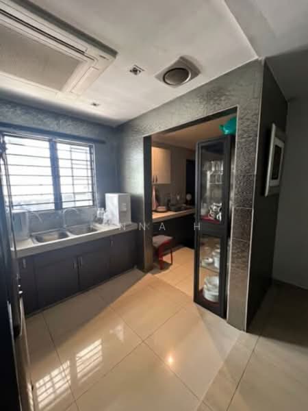 Rumah Teres 3-Tingkat untuk Dijual di Taman Seputeh (Seputeh) - Anna H - Kitchen - PropertyGuru.com.my