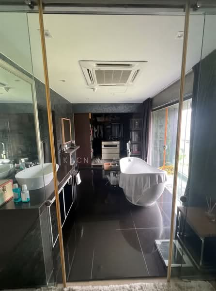 Rumah Teres 3-Tingkat untuk Dijual di Taman Seputeh (Seputeh) - Anna H - Bathroom - PropertyGuru.com.my